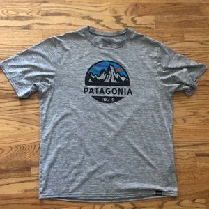 Mens medium Patagonia cool fit t shirt